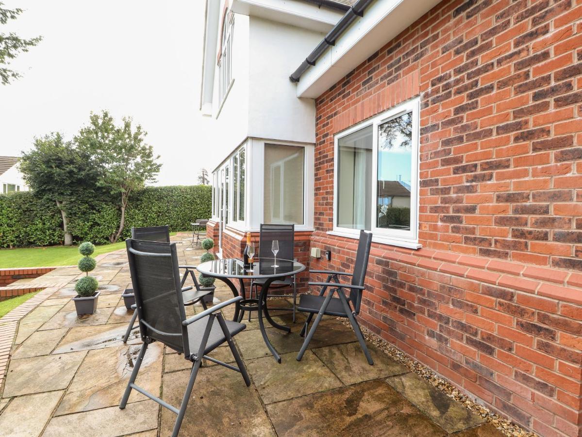 Villa Hafan Fach Mold Exterior foto
